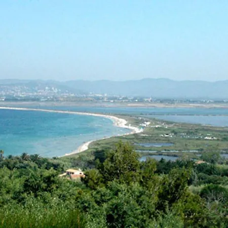 à Avec Piscine, Climatisation Et Wi-fi, à 5 Min De La - Fr-1-335-169 Villa