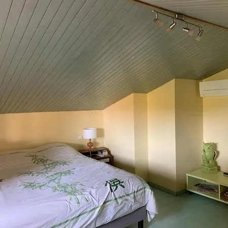 Villa Pesquiers: 5 Avec Piscine Et Climatisation - Fr-1-335-169 *